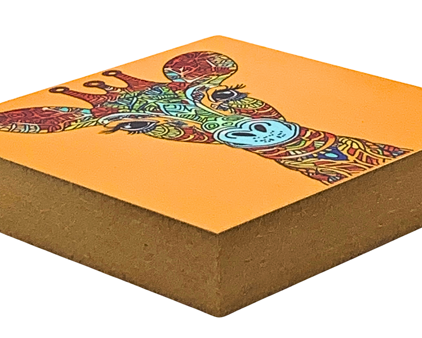 Liegende Ansicht Holzbild mit orangefarbenem Hintergrund und Giraffenkopf mit bunten Mandala-Mustern