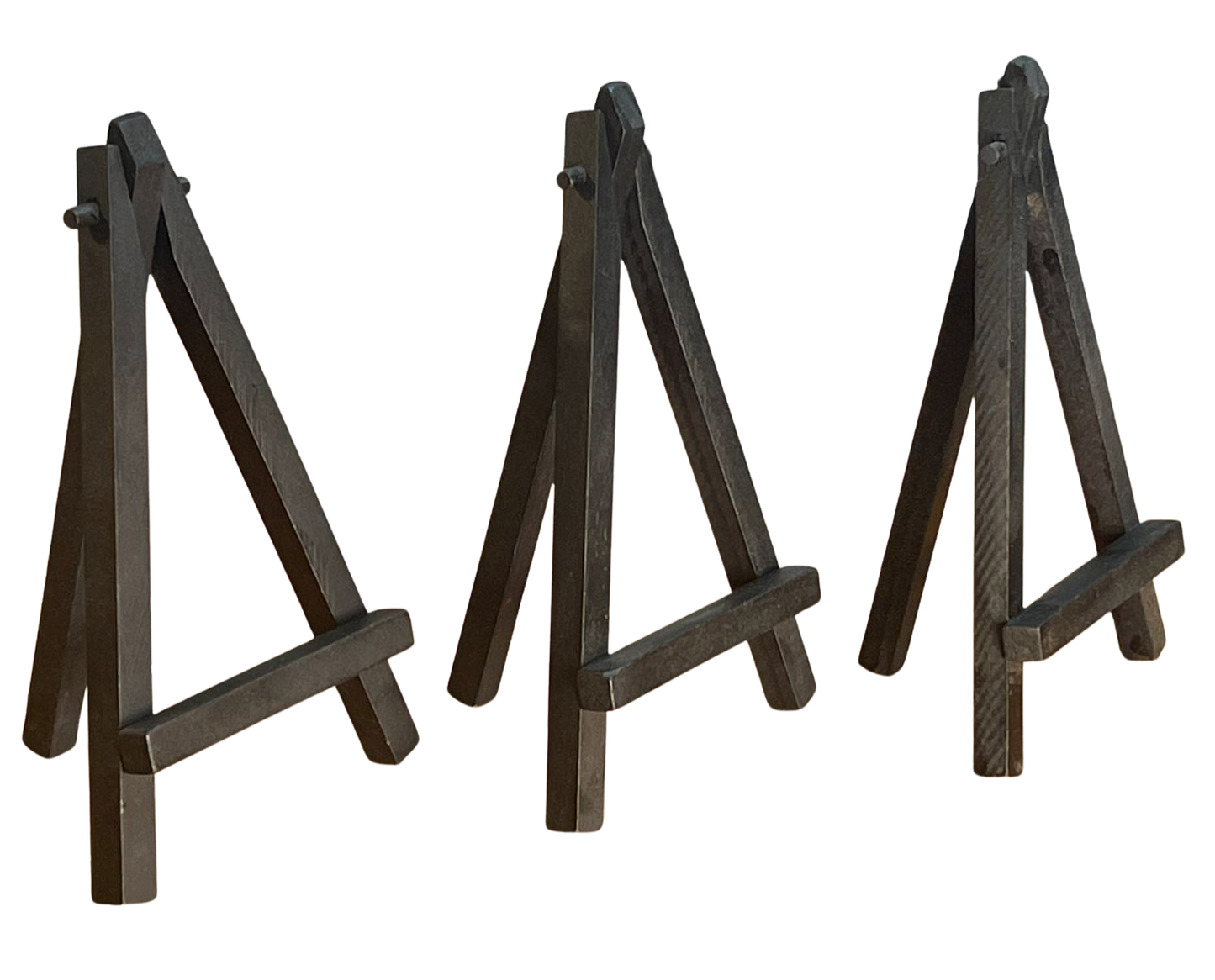 Drei kleine schwarze Staffeleien aus Holz – perfekt für mehrere Holzbilder oder Deko-Sets
