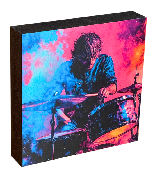 Festival Holzbild Drums – buntes Motiv auf schwarzem MDF, 10 x 10 cm