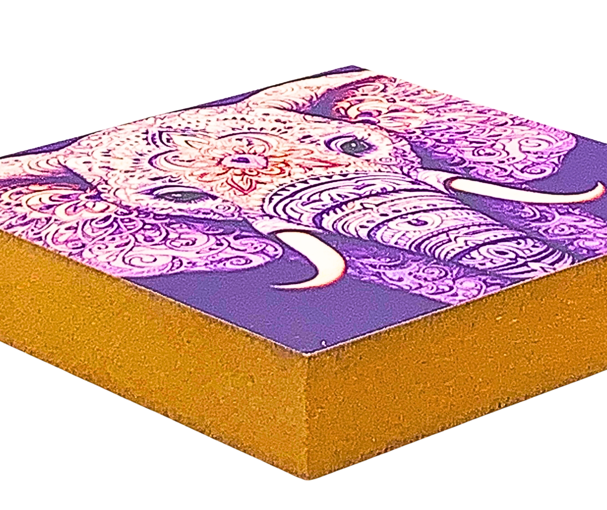 Liegende Ansicht Holzbild mit Elefant mit aufwendigen Mandala-Mustern in Lila-Tönen