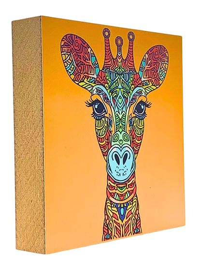 Holzbild 10 x 10 cm mit orangefarbenem Hintergrund und Giraffenkopf mit bunten Mandala-Mustern
