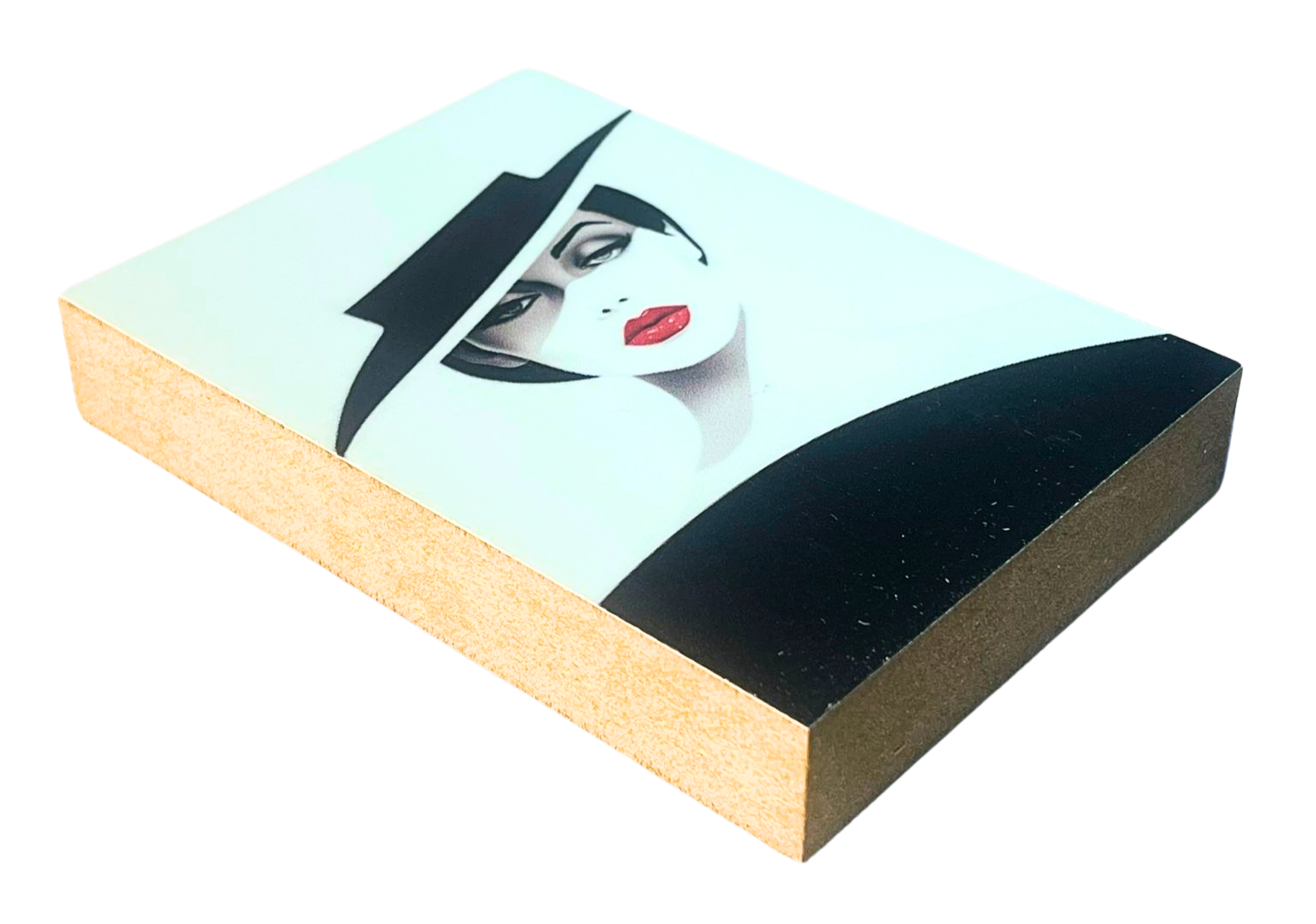 Liegende Ansicht Holzbild Schwarz-Weiß Zeichnung eines Frauenkopfes mit ausgefallenem Hut und kräftig rot geschminkten Lippen