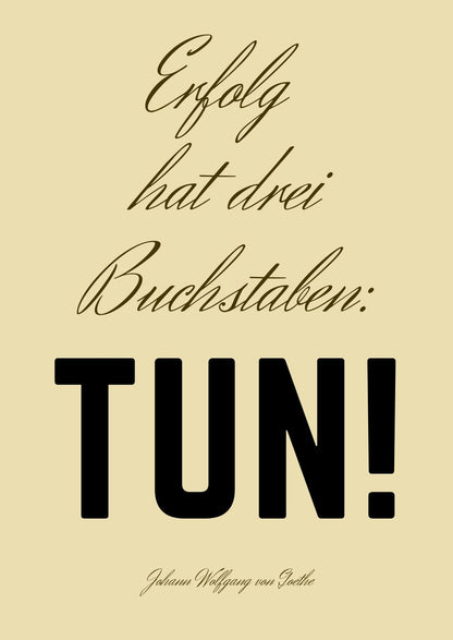 Vollbild Motiv Holzbild mit gelbem Hintergrund und schwarzem Text "Erfolg hat drei Buchstaben: Tun!"